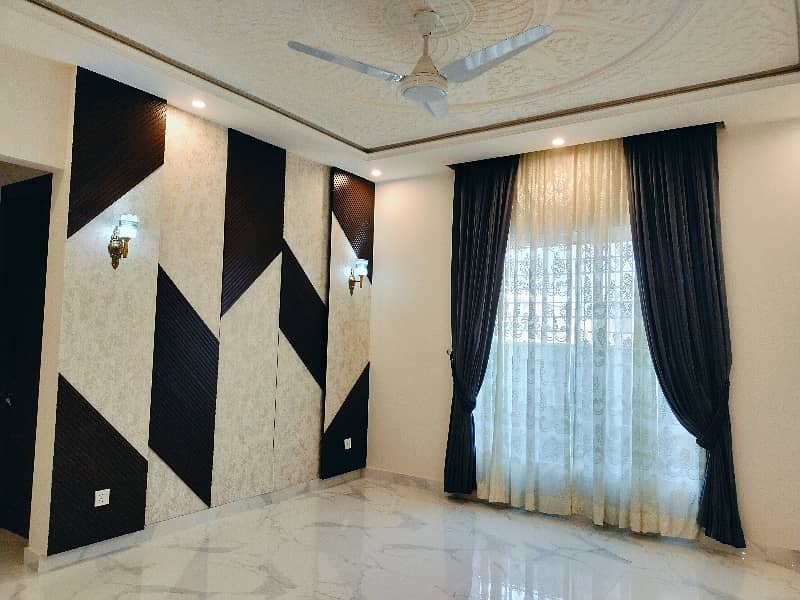 Most Beautiful 1 kanal house for sale 4