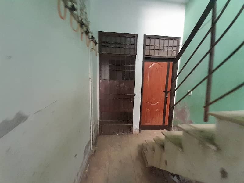 Stunning 45 Square Yards Flat In Allahwala Town - Sector 31-G Available 5