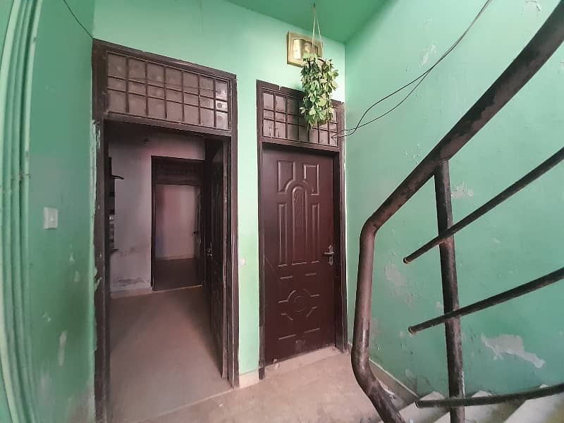 Stunning 45 Square Yards Flat In Allahwala Town - Sector 31-G Available 9