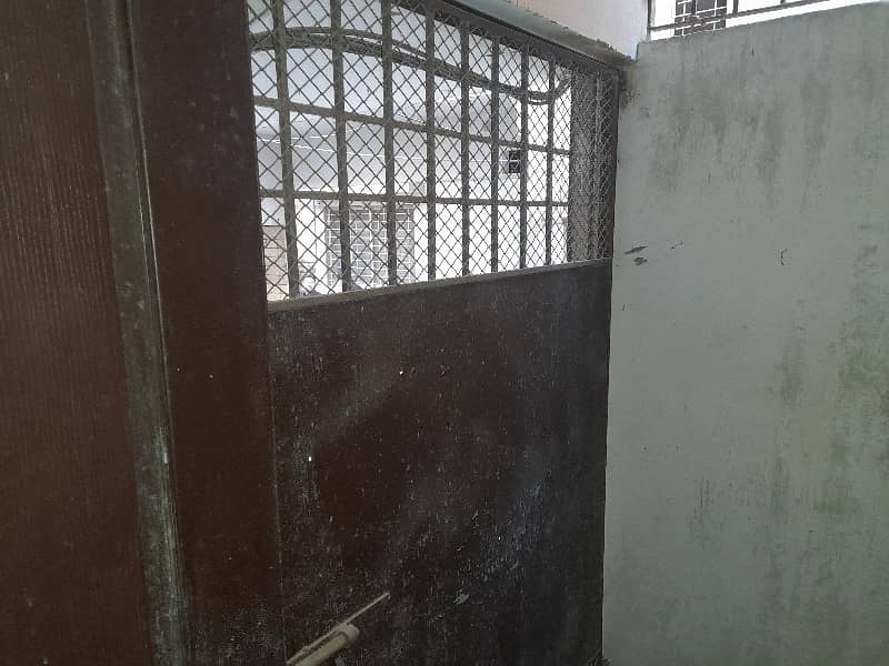 60 Square Yards Flat In Allahwala Town - Sector 31-G 16