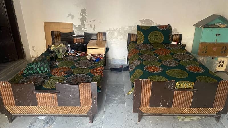 2 Single Beds for Sale 0