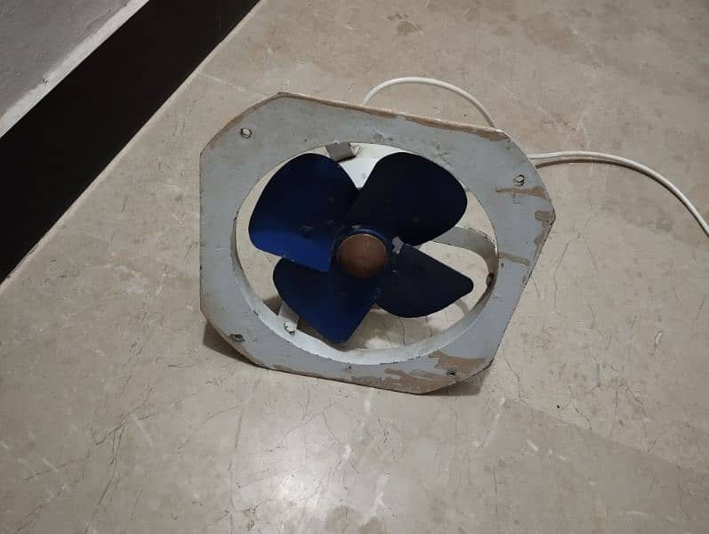 Exhaust Fan like new condition just 1 Month use 0