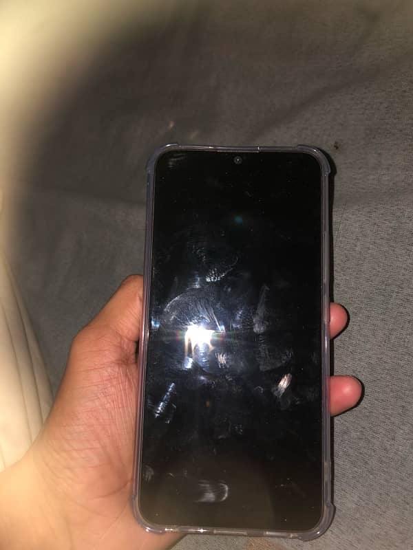 vivo y17 8 ram256 gb ha all ok hà condition 9.8 ha kuch b khrb nhi ha 0