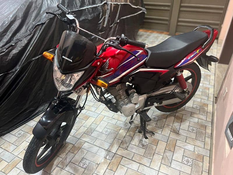 Honda CB125F 22 Model 1