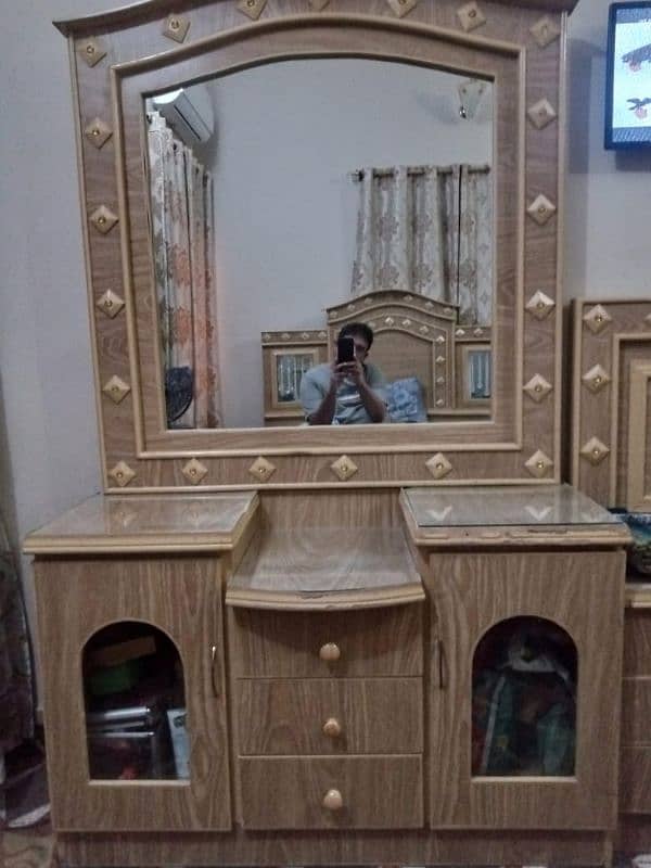 Dressing table for sell 0