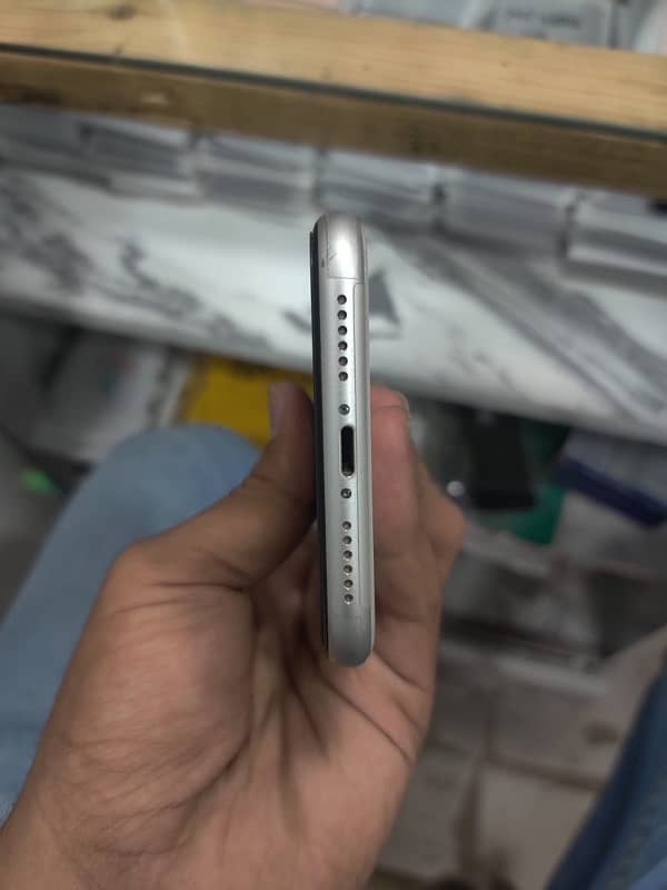 iphone 11 pta approved with box 0