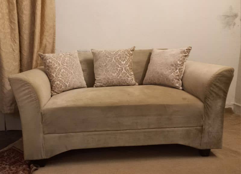 "7- Seated Sofa Set in Excellent Condition- Available for Sale" 2