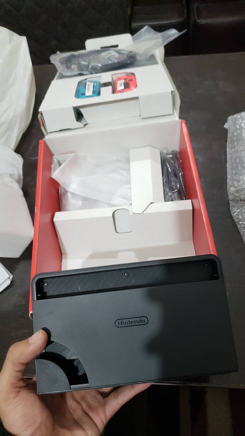 Nintendo switch OLED Brand New 4