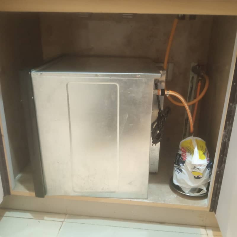 Baking microwave oven for sale 0