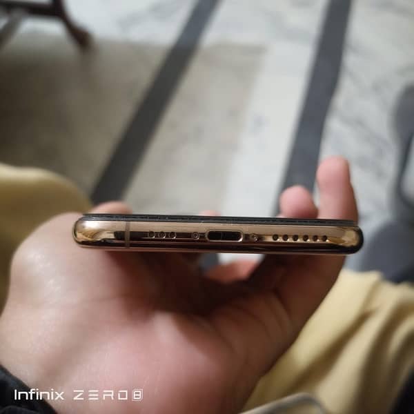 iPhone xs pta approve 64gb memory 10”10 h 2