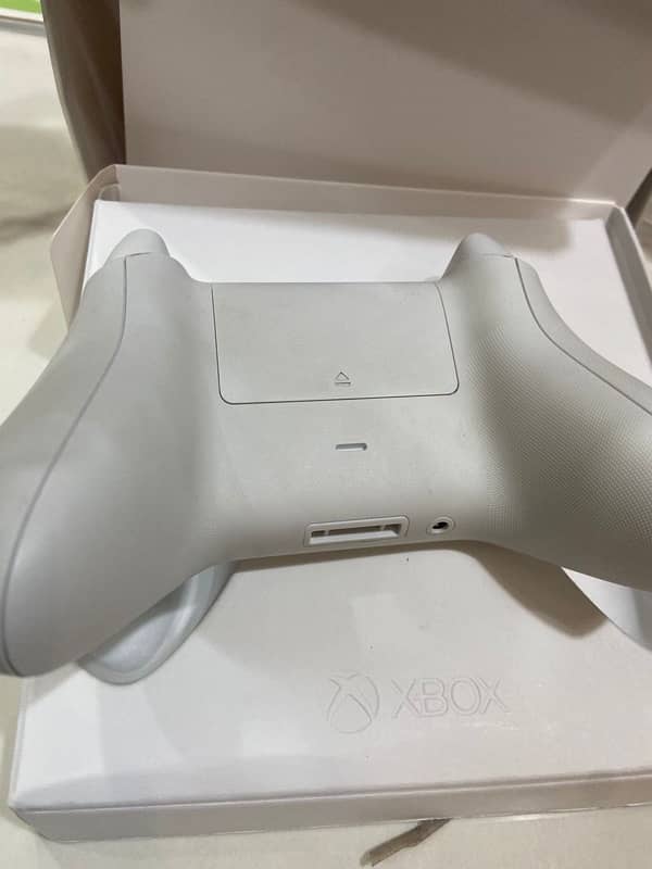 xbox one controller urgent sale!!!! 2