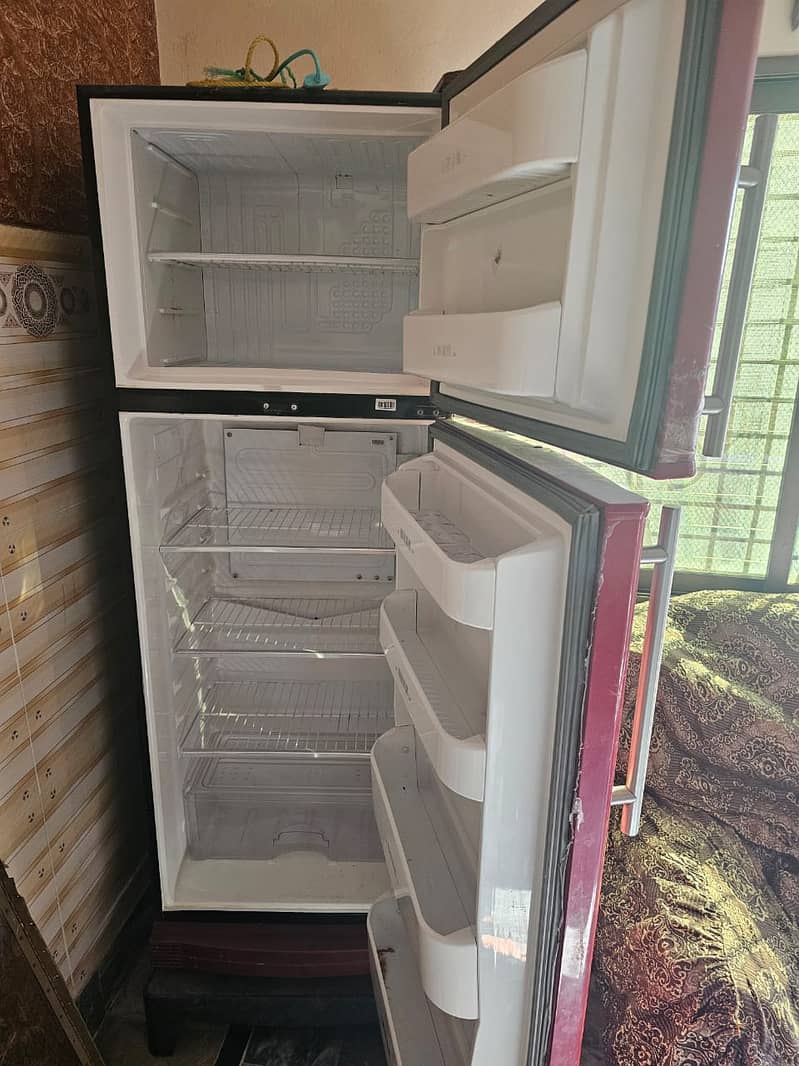 Fridge for sale 40000 1