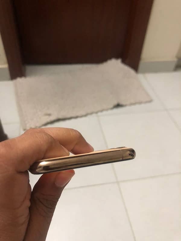 iphone 11pro gold color pta approved 64gb battery health 94% 5