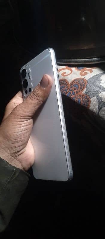 Infinix Hot 12 6+5/128 update ki wja se finger disabled ho gya ha 6