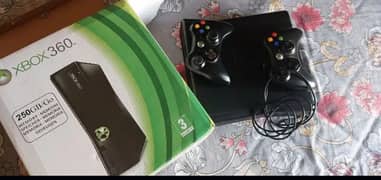 xbox 360 with 2 controllers and 103 games 10/10 with orginal box