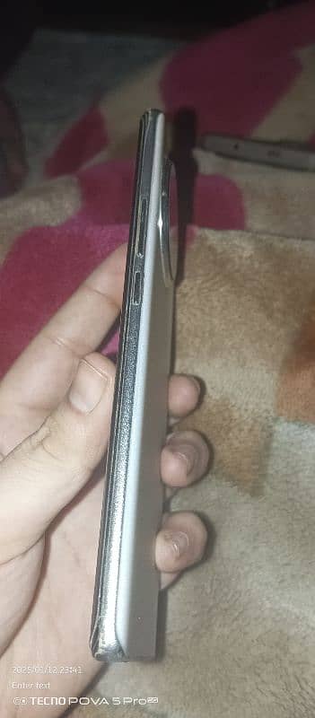 Tecno spark 20pro+ 4