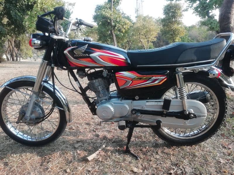 Honda CG 125 black colour 2022 Modal First ownar 1