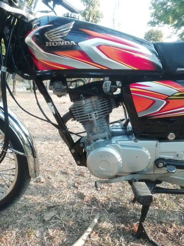 Honda CG 125 black colour 2022 Modal First ownar 3