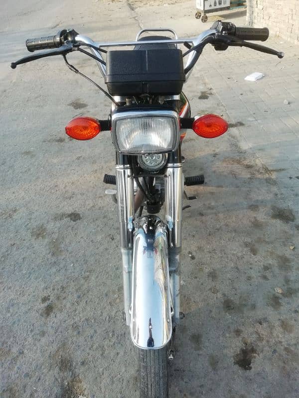 Honda CG 125 black colour 2022 Modal First ownar 7