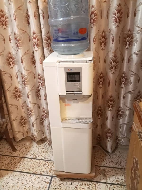 Water dispensar condition 10/10 0