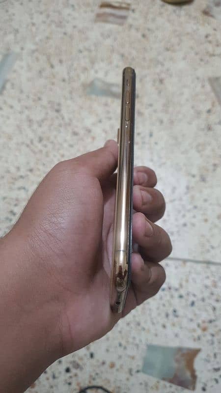 iphone xs 10 by 10 condition 2