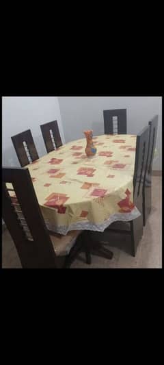 6 seaters wooden dining n chairs very good condition