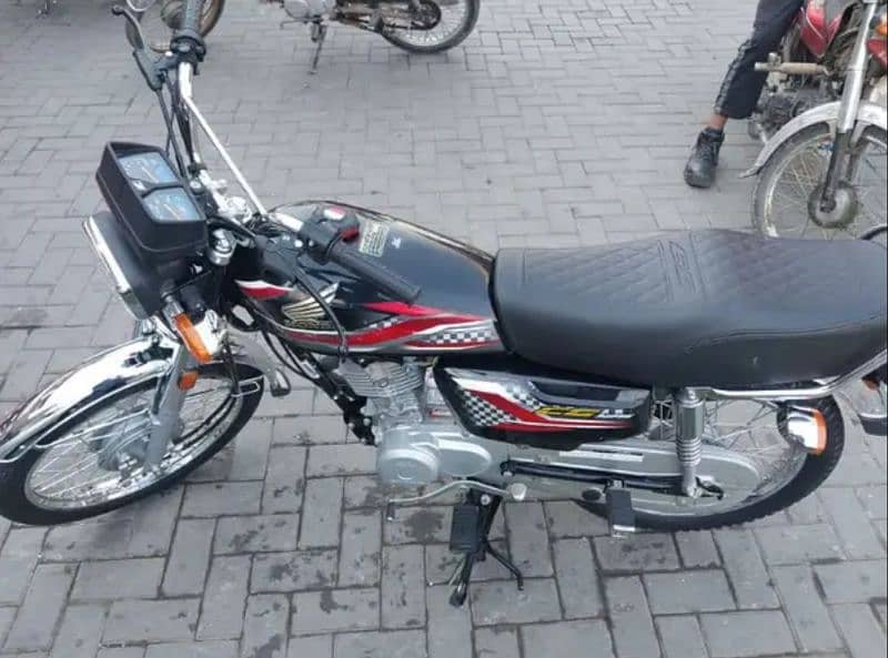 Honda 125 black color urgent sale 1