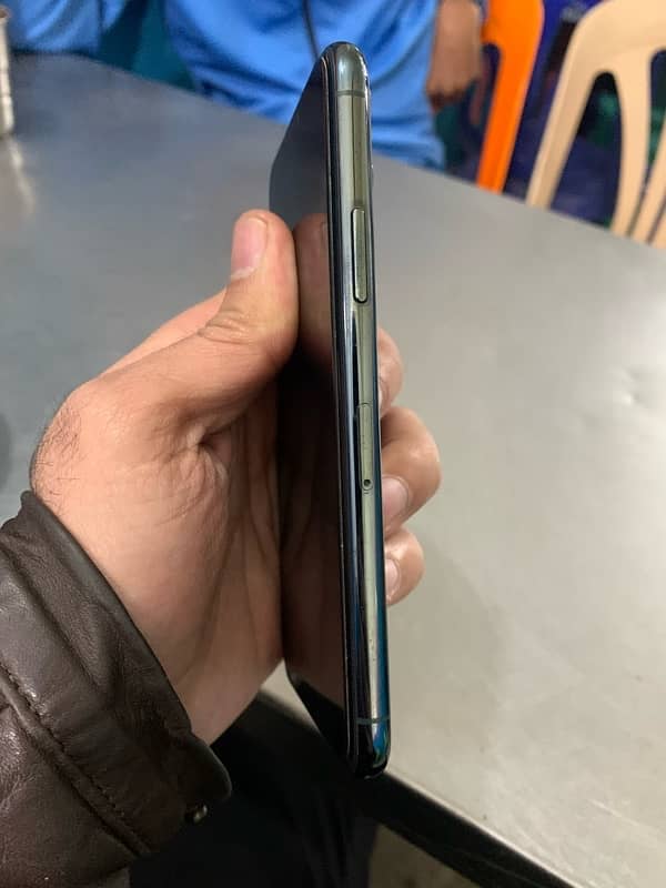 iPhone 11 pro (JV) Non PTA 10/10 1