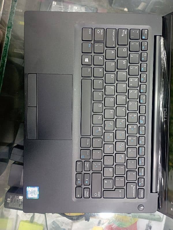 DELL LATITUDE 7390  CORE I5 8 GENERATION 7