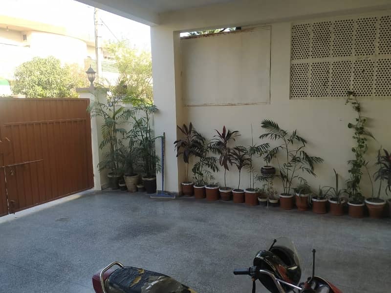 Good Prime Location 10 Marla House For Sale In Askari 5 1