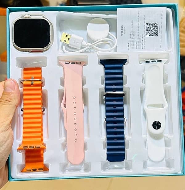 Smart watch with 4+1 straps 0