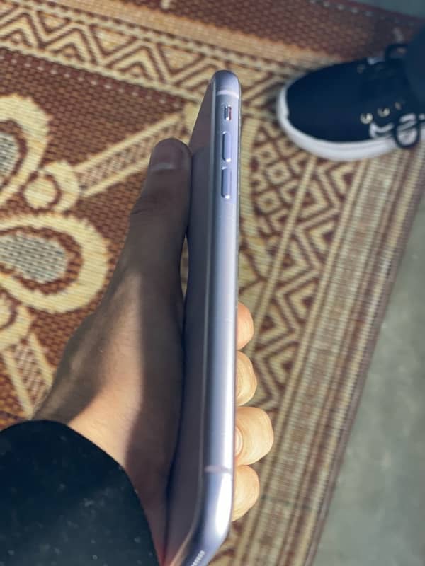 IPHONE 11 (URGENT SALE) 2