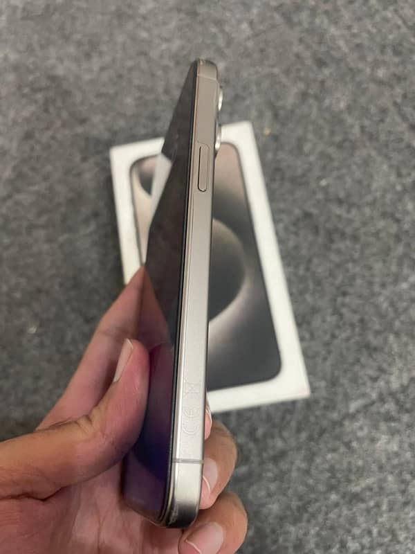 Iphone 15 pro max (Non PTA) 4