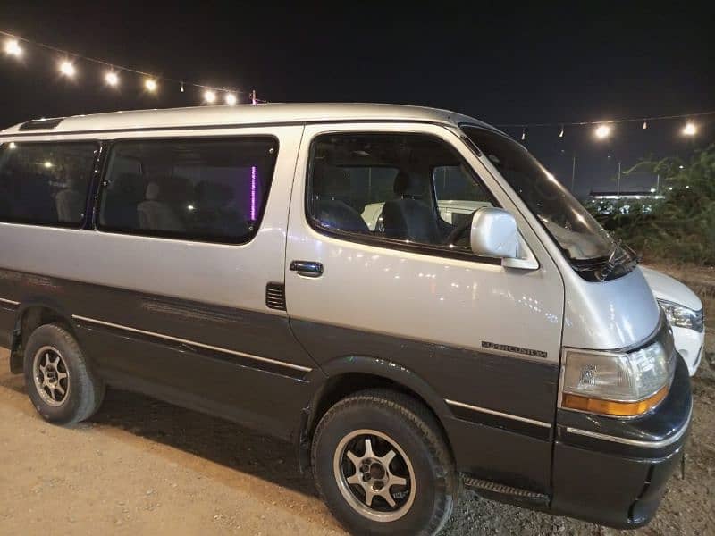 Toyota HiAce super costom 4