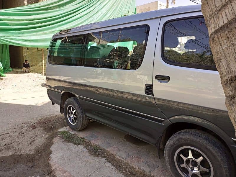 Toyota HiAce super costom 5