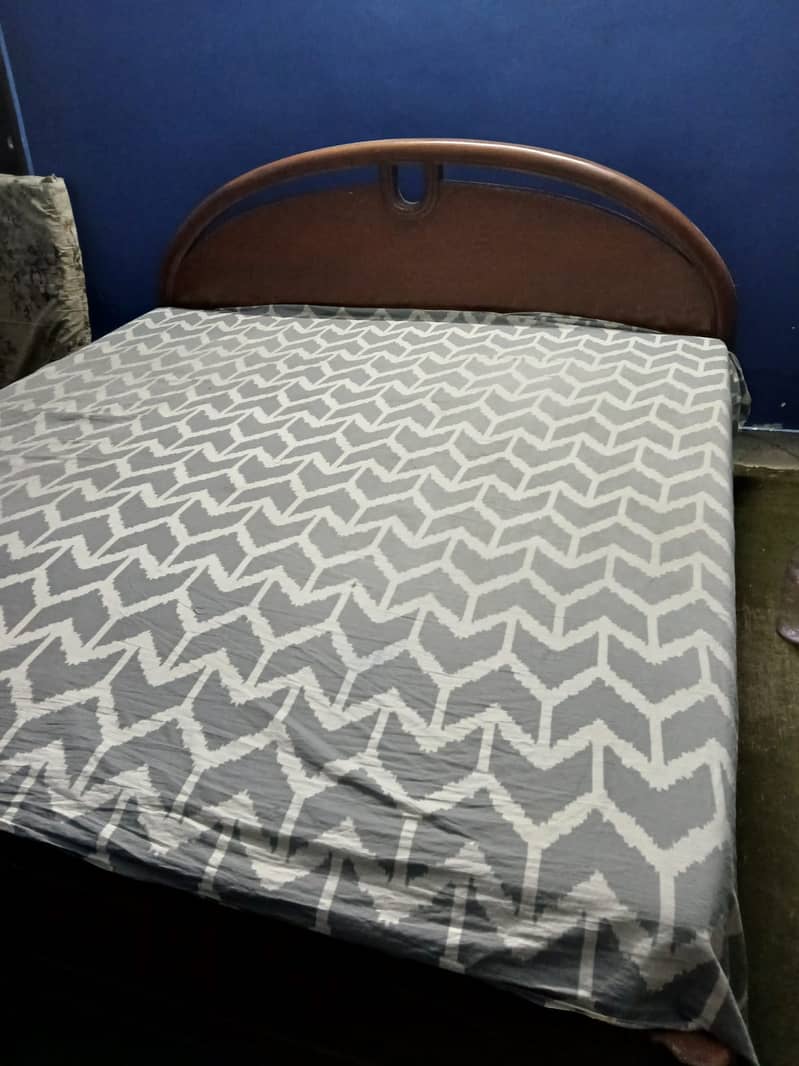 Double bed with mattress Rs. 30,000 Location DHA karachi 2