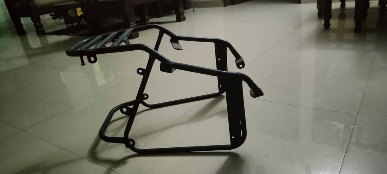 Honda cb150f custom made carier and frame for side boxes 7