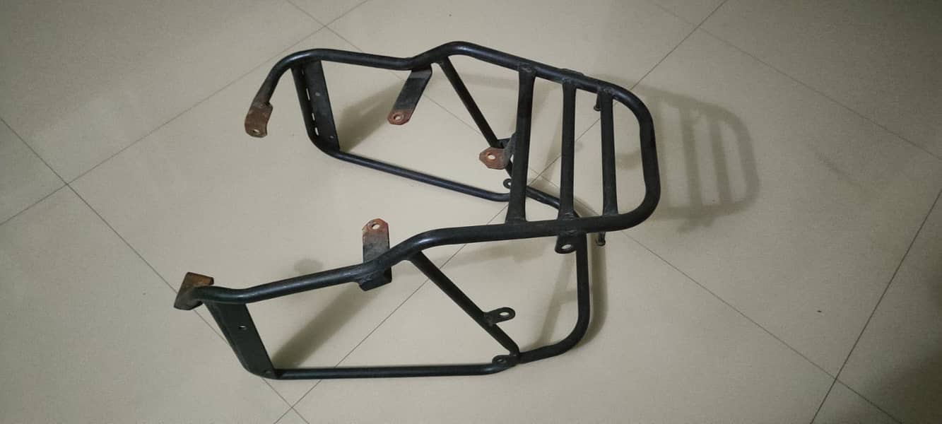 Honda cb150f custom made carier and frame for side boxes 8