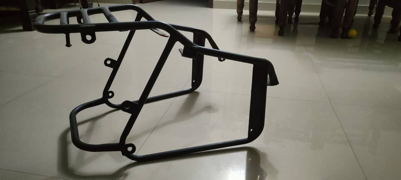 Honda cb150f custom made carier and frame for side boxes 9