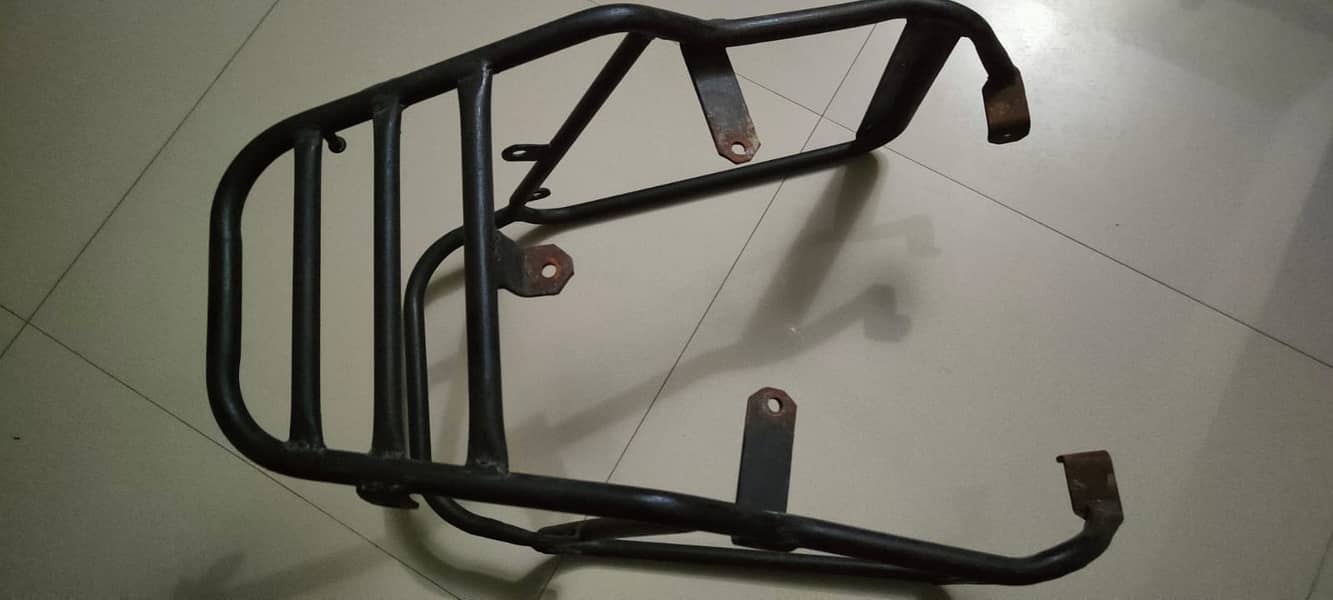 Honda cb150f custom made carier and frame for side boxes 10