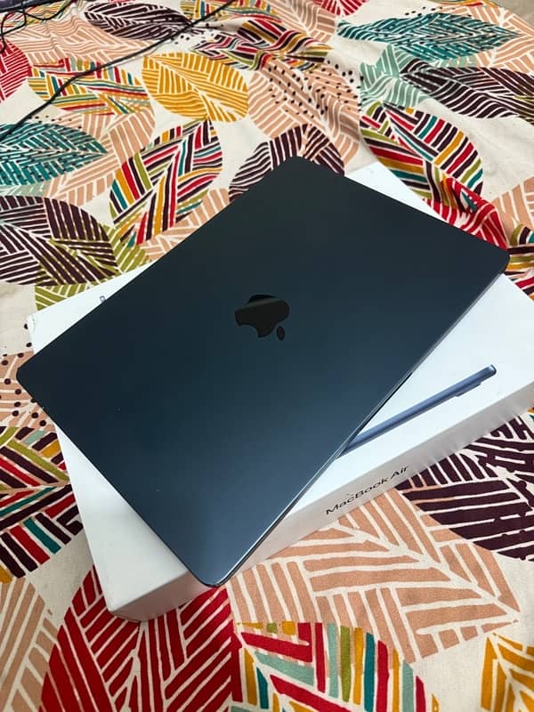 Macbook air m2 blue 13” 2