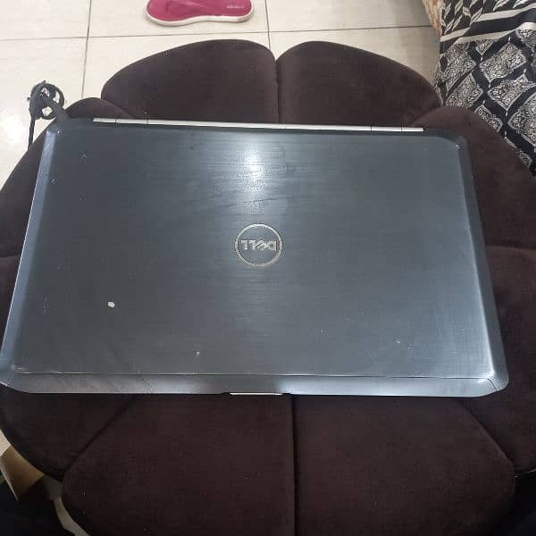 Dell Latitude E5520 1