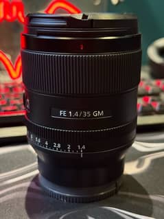 SONY 35mm 1.4 GM LENS FOR SALE IN EXCELLENT CONDITION