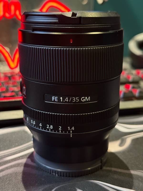 SONY 35mm 1.4 GM LENS FOR SALE IN EXCELLENT CONDITION 0