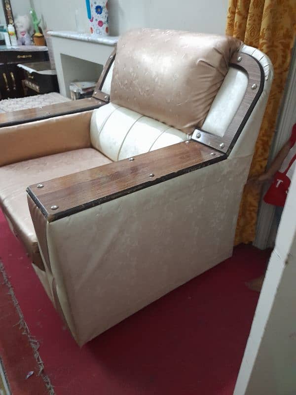 5 seat sofa. 1