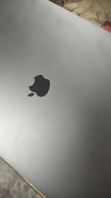 MACBOOK PRO 2