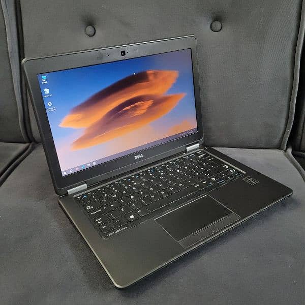 Dell Latitude E7250 0