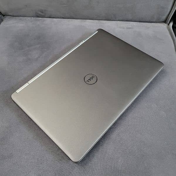 Dell Latitude E7250 2