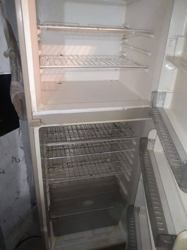 Haier Full Size Fridge 0