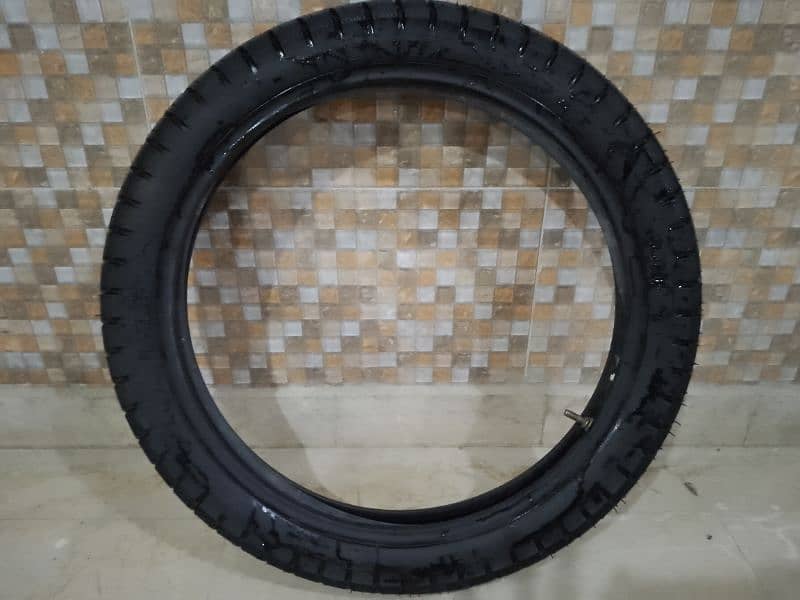 Brand New Panther Tyre Size 90/90-18 with two spare tubes 0